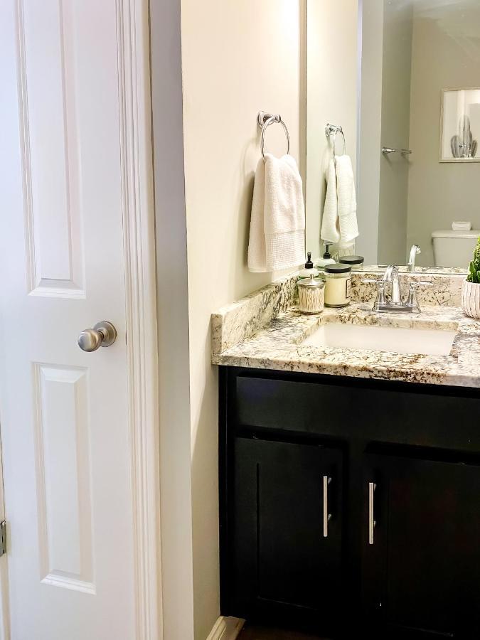 루이빌 Full Kitchen,King,W/D,Netflix,2 Smart Tvs,Parking 아파트 외부 사진